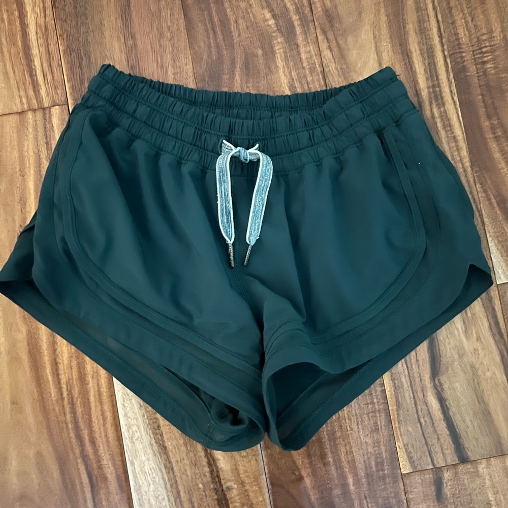 Lululemon shorts forest green